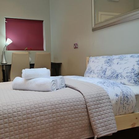 London Malvern Road Rooms To Let Buitenkant foto